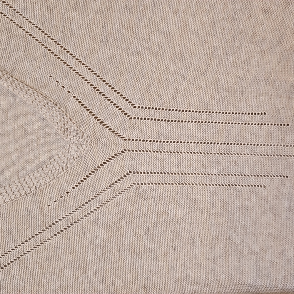 Old Navy Lightweight Knit Tunic Sweater in Oatmeal, Short Sleeve - Picture 2 of 6